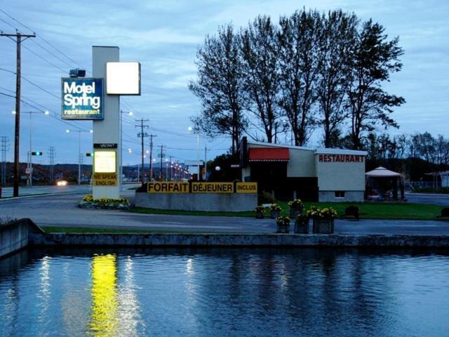 Motel Spring Chateau Richer Exterior foto